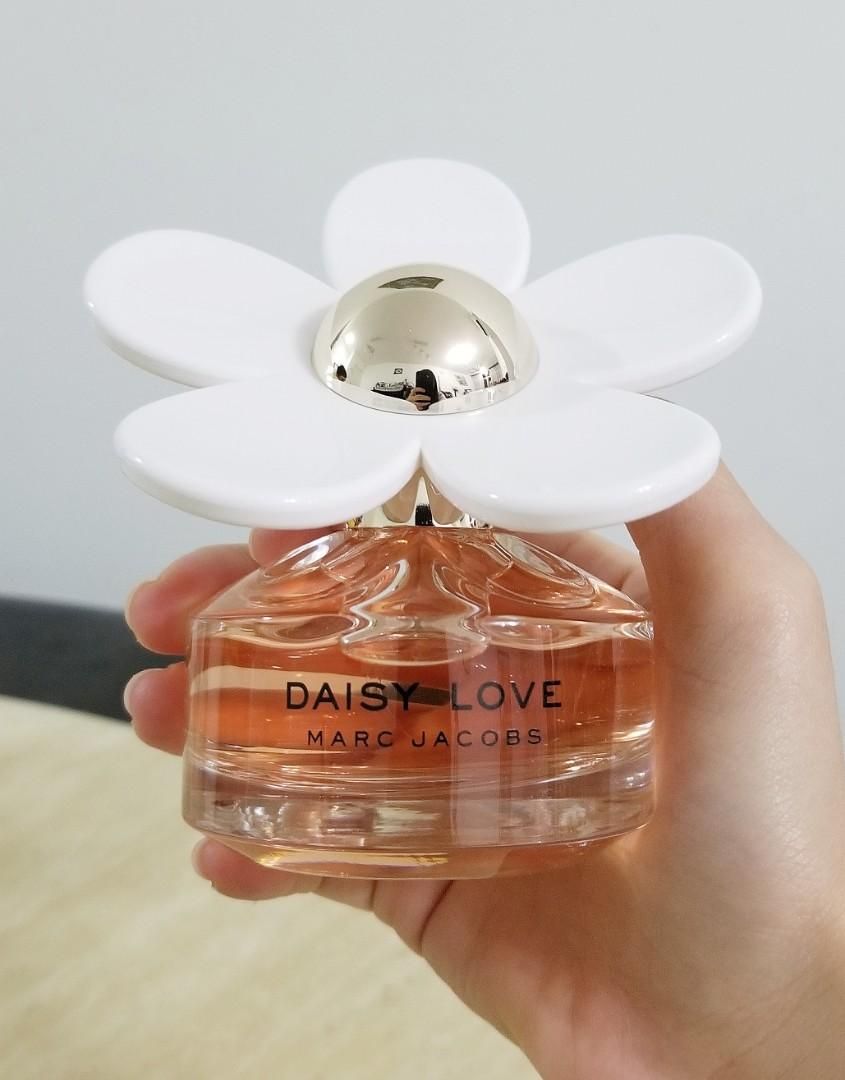 M&ugrave;i hương nước hoa Marc Jacobs Daisy Love tinh nghịch, trẻ trung